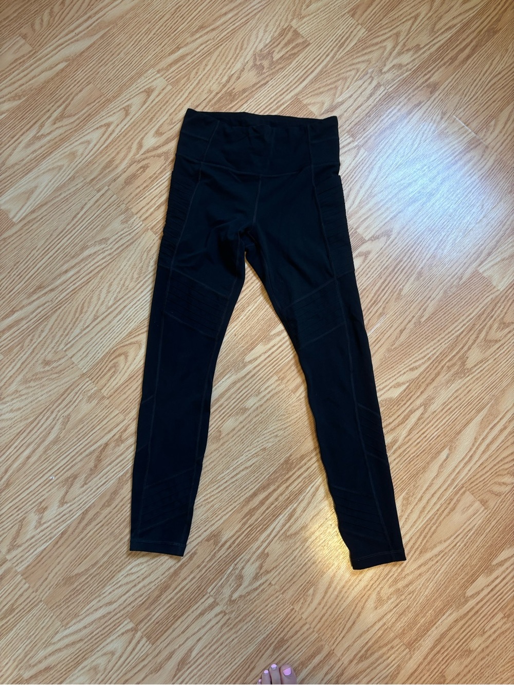 Athleta Delancey Moto Tight Black size small pockets 26 inch inseam